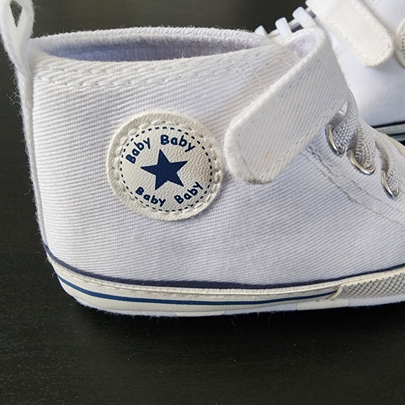 3/$12 ● Baby soft sole sneakers, size 3 infants - Picture 5 of 10